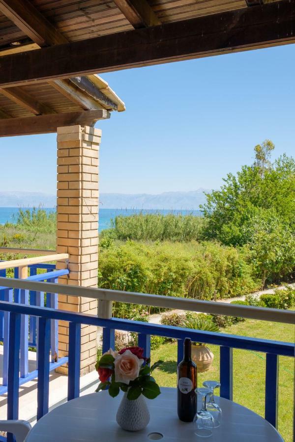 Villa Spyridoula Studios On The Beach Sidárion Exterior foto